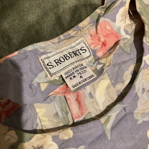 S. Roberts Floral Blouse - Picture 2 of 5